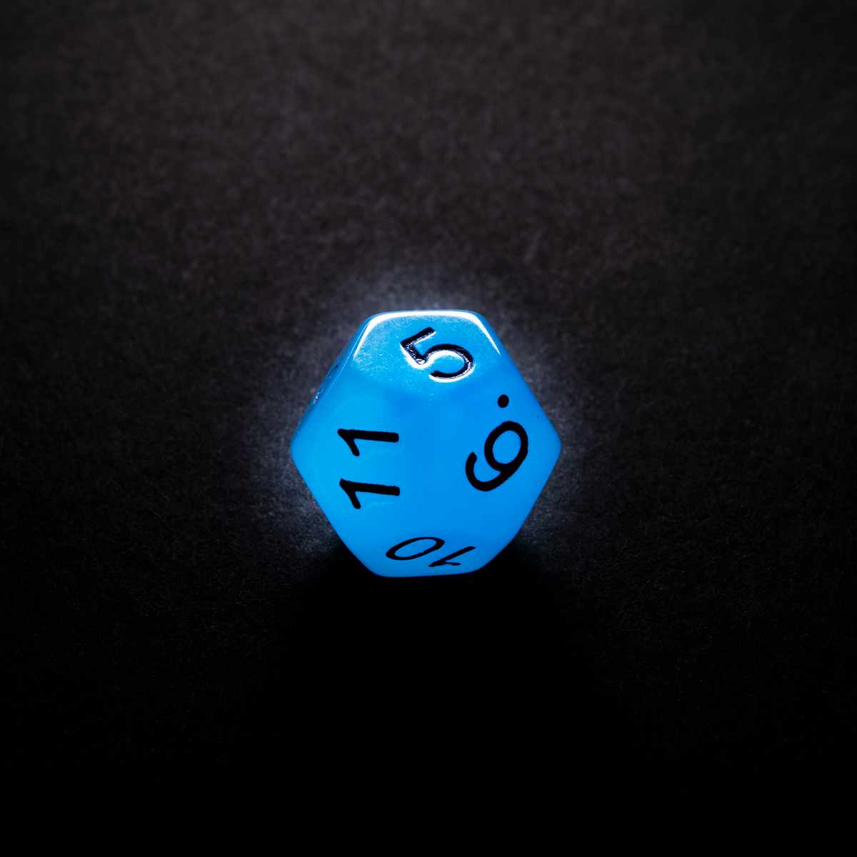 RPG DICE SET - GLOW SERIES - Icy Crumbs D12